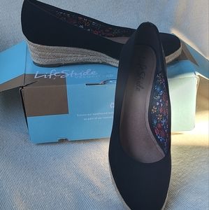 LifeStride Karma black wedges size 9.5